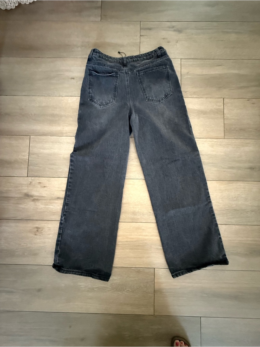 Edikted Women’s Wide Leg Jeans - Black Never Worn.
